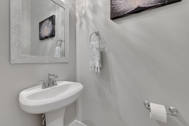 5119 Long Branch Bnd, Fulshear, TX 77441 - bathroom featuring a sink