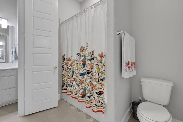 5119 Long Branch Bnd, Fulshear, TX 77441 - full bathroom with baseboards, toilet, shower / bathtub combination with curtain, and vanity