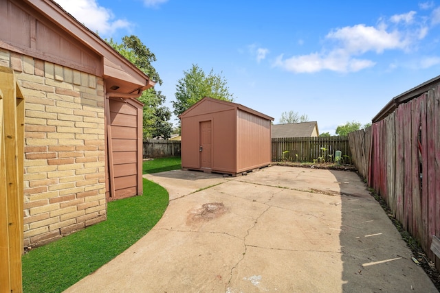 19207 Woodglen Dr, Katy, TX 77449 - view of shed with a fenced backyard