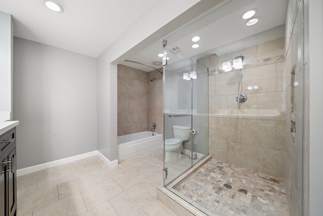 7575 Katy Fwy Unit 4, Houston, TX 77024 - full bathroom featuring toilet, tiled shower, baseboards, recessed lighting, and vanity
