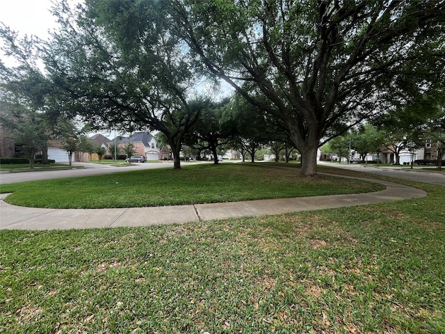 2914 Renoir, Sugar Land, TX 77479 - view of green lawn featuring a residential view