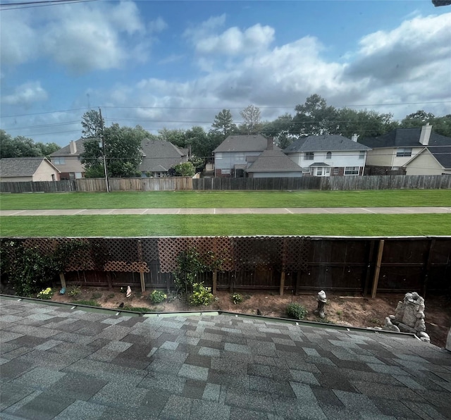 2914 Renoir, Sugar Land, TX 77479 - view of yard featuring a residential view