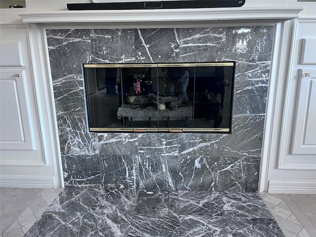 2914 Renoir, Sugar Land, TX 77479 - detailed view of tasteful backsplash