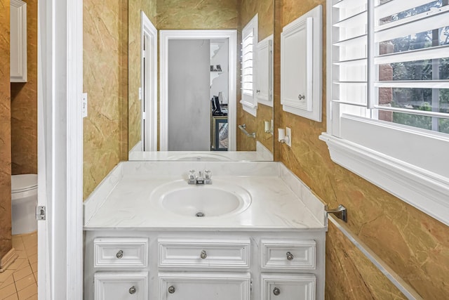 2926 Deer Creek Dr, Sugar Land, TX 77478 - bathroom featuring vanity and toilet