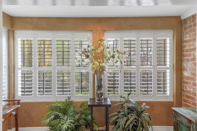 2926 Deer Creek Dr, Sugar Land, TX 77478 - detailed view of baseboards and brick wall