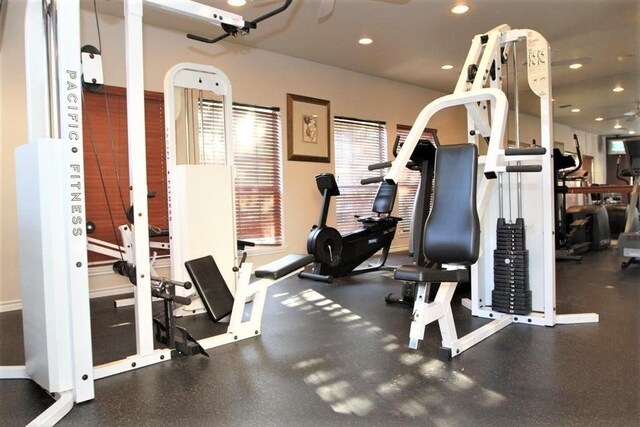 2255 Braeswood Park Dr Unit 294, Houston, TX 77030 - workout area with recessed lighting