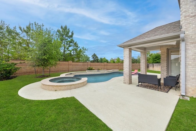 15039 Eves Necklace Ct, Cypress, TX 77433 - view of swimming pool featuring a patio area, a pool with connected hot tub, a lawn, and a fenced backyard