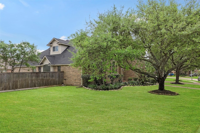 11812 Sea Shadow Bnd, Pearland, TX 77584 - view of yard