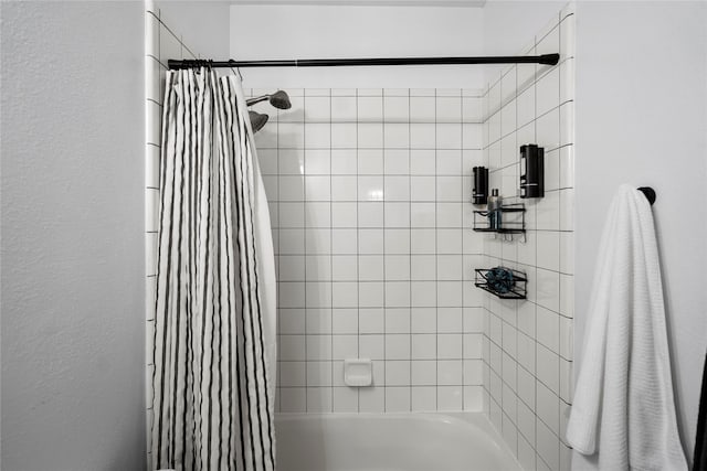 7529 Topaz Way, Texas City, TX 77591 - bathroom with shower / tub combo