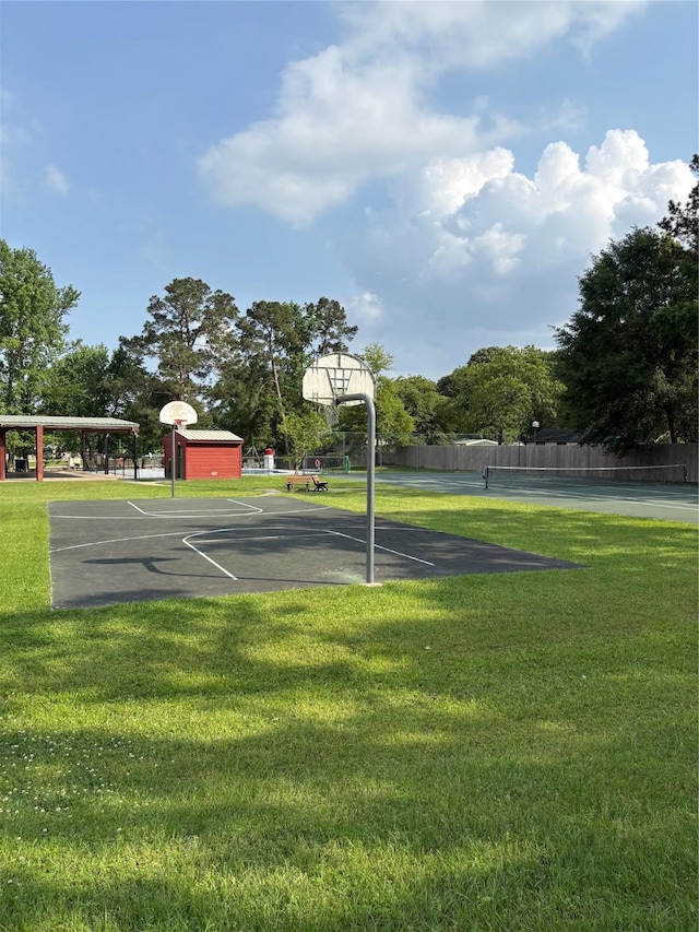 10 Hunters Creek Dr, Huntsville, TX 77340 - view of sport court featuring community basketball court