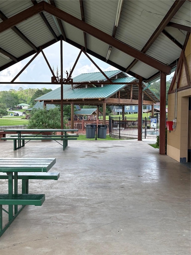 10 Hunters Creek Dr, Huntsville, TX 77340 - view of property's community