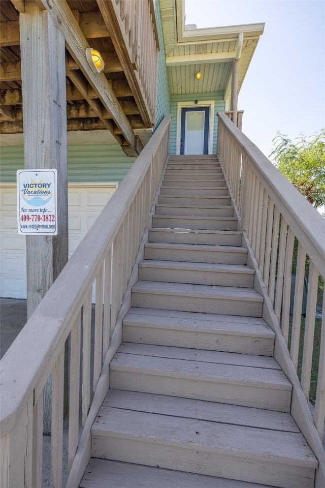 4206 Seabird Dr, Galveston, TX 77554 - view of stairs