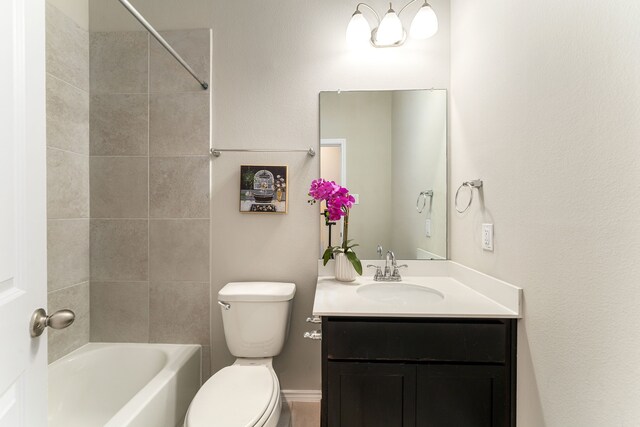 5014 Aspen Orchard Dr, Houston, TX 77066 - bathroom with toilet, vanity, and  shower combination