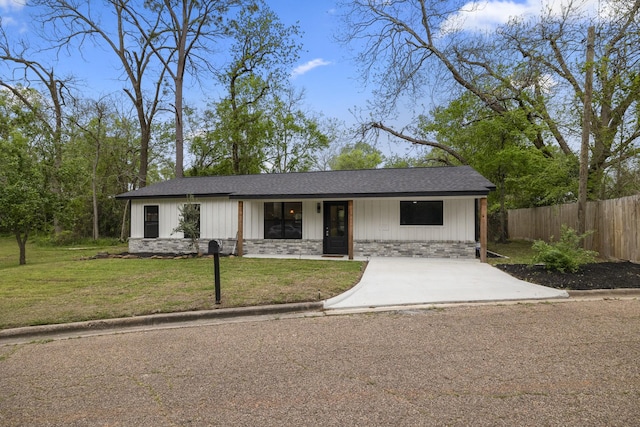 523 N Oakhurst Dr, Livingston, TX 77351 - photo 1