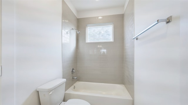 9616 Habitat St, Houston, TX 77075 - full bath featuring toilet and tub / shower combination