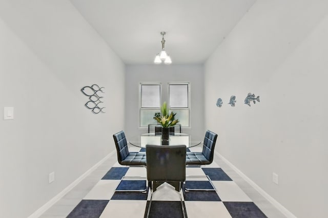 250 Peninsula Point Dr, Montgomery, TX 77356 - dining area featuring a chandelier and baseboards