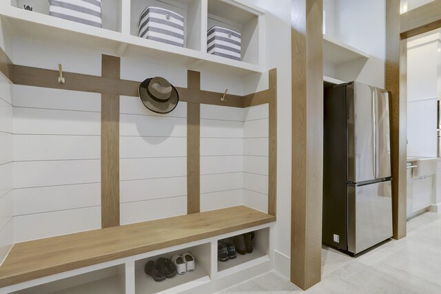 739 Azaleadell Dr, Houston, TX 77018 - view of mudroom