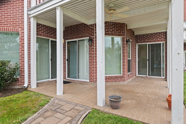 3708 Masters Ct, League City, TX 77573 - view of patio / terrace with a ceiling fan
