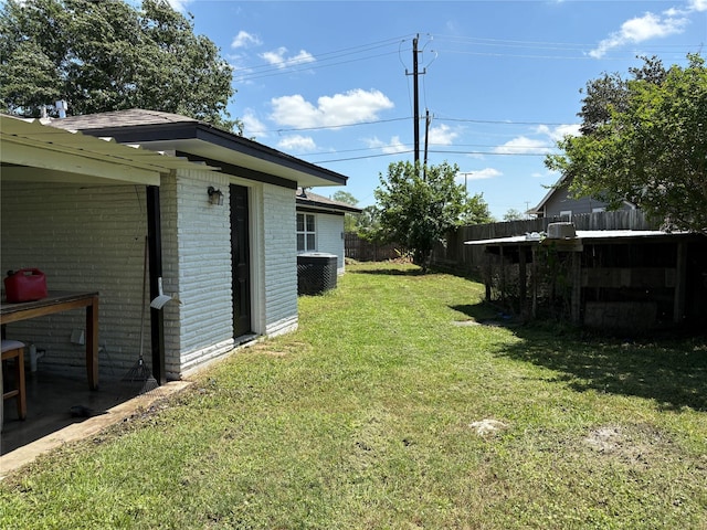 431 Crockett St, Channelview, TX 77530 - view of yard featuring fence