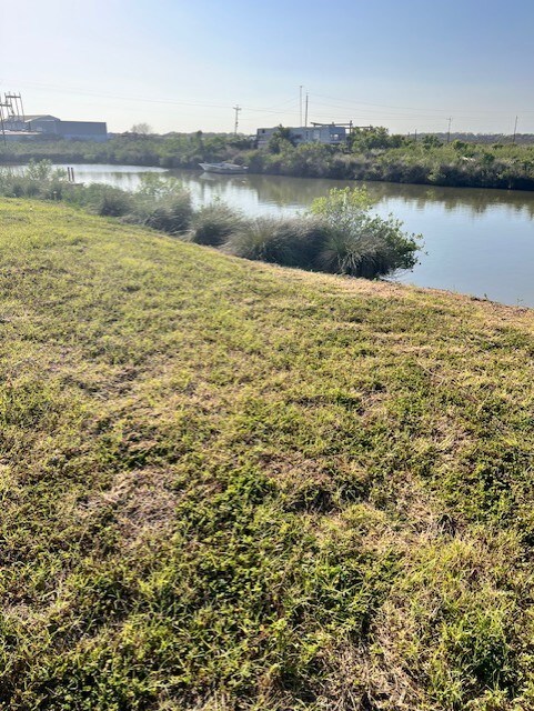 278 Seaview St, Sargent, TX 77414