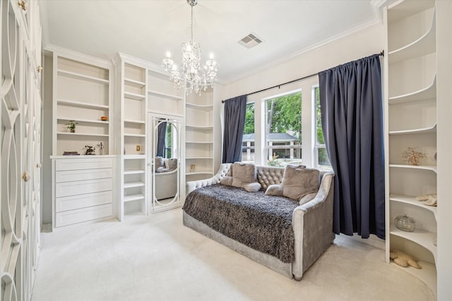 living area with ornamental molding, an inviting chandelier, visible vents, and carpet