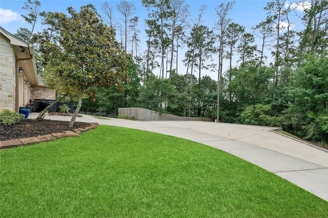 1858 Stoney Brook Ct, Conroe, TX 77304 - view of yard