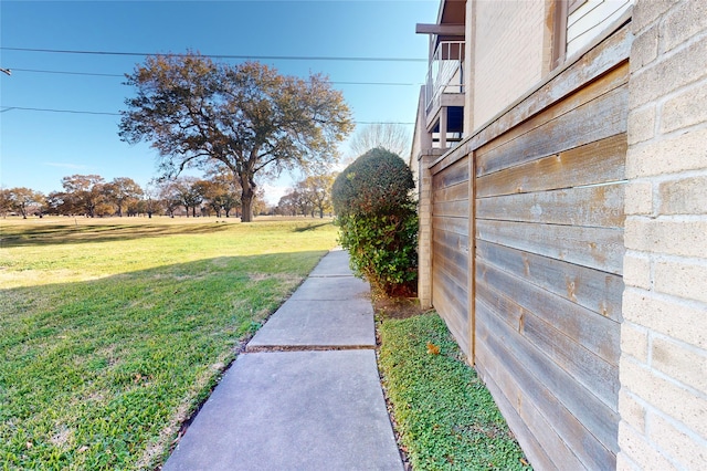 8455 Sands Point Dr Unit 40, Houston, TX 77036 - view of green lawn