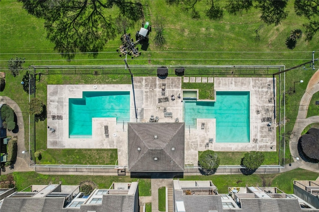 8455 Sands Point Dr Unit 40, Houston, TX 77036 - aerial view of a pool