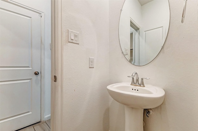 3007 Velda May Dr, Richmond, TX 77406 - bathroom featuring a sink