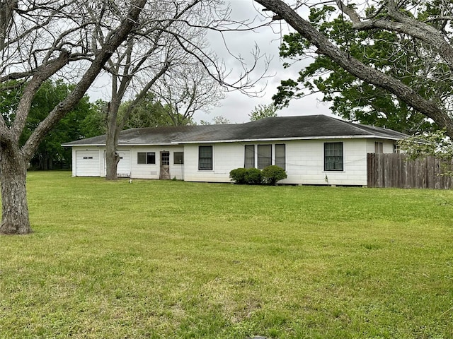 1244 County Road 479, El Campo, TX 77437 - single story home featuring a front yard and fence