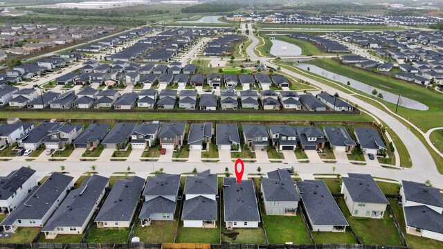 2906 Chase Cross Ln, Houston, TX 77047 - aerial view of property and surrounding area with a nearby body of water and nearby suburban area