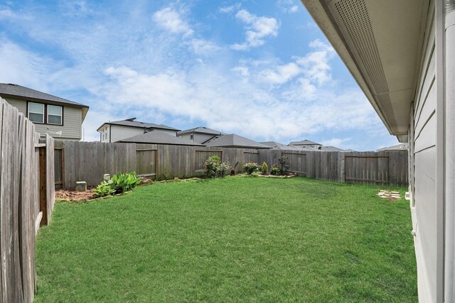 2906 Chase Cross Ln, Houston, TX 77047 - view of yard