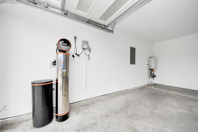 2906 Chase Cross Ln, Houston, TX 77047 - garage with electric panel and water heater