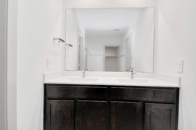 2906 Chase Cross Ln, Houston, TX 77047 - bathroom featuring double vanity