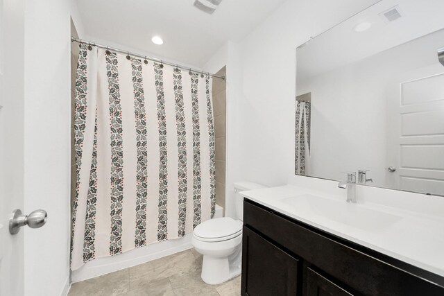 2906 Chase Cross Ln, Houston, TX 77047 - bathroom with vanity, toilet, shower / bathtub combination with curtain, and recessed lighting