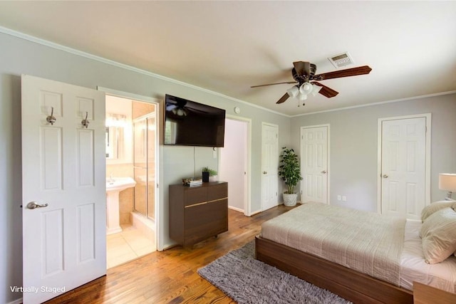 9534 Meadowglen Ln, Houston, TX 77063