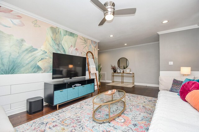 5902 Hummingbird St, Houston, TX 77096 - living room featuring ceiling fan, wood finished floors, crown molding, recessed lighting, and baseboards