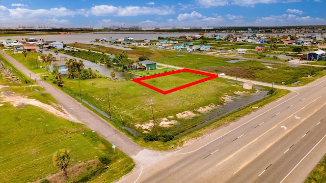 33 Beau Terre, Hitchcock, TX 77563