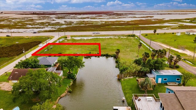 33 Beau Terre, Hitchcock, TX 77563