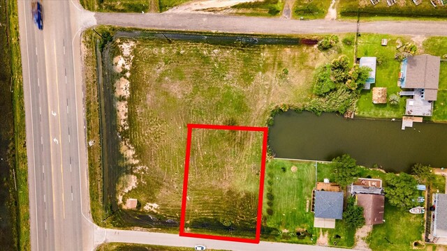 33 Beau Terre, Hitchcock, TX 77563