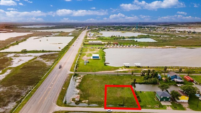 33 Beau Terre, Hitchcock, TX 77563