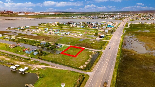 33 Beau Terre, Hitchcock, TX 77563