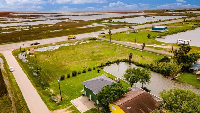 33 Beau Terre, Hitchcock, TX 77563