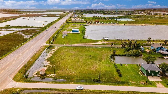 33 Beau Terre, Hitchcock, TX 77563