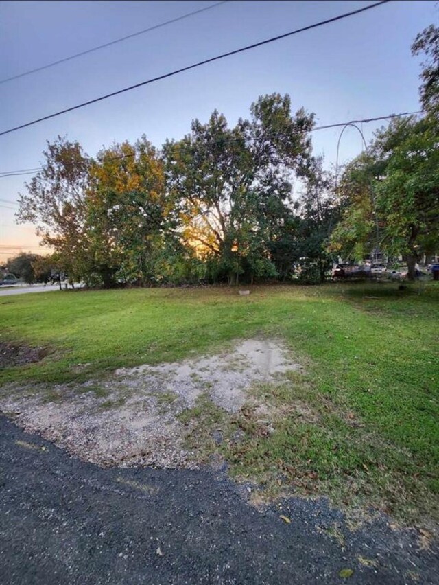 405 Crockett St, Texas City, TX 77591 - photo 2