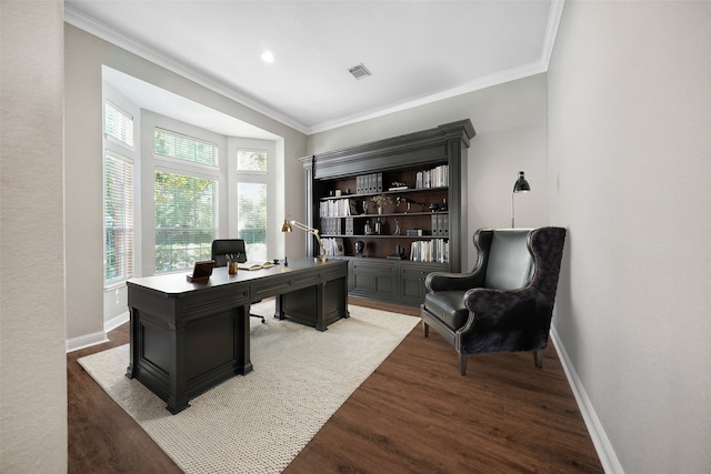 office area with baseboards, visible vents, recessed lighting, wood finished floors, and crown molding
