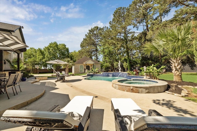 22009 Holly Creek Trl, Tomball, TX 77377 - outdoor pool featuring a patio, outdoor dining area, an in ground hot tub, and an outdoor structure