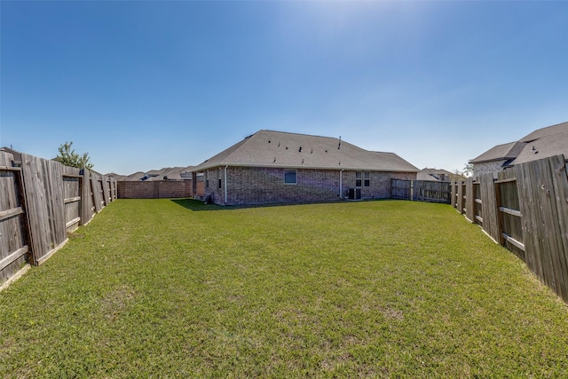 2411 Ocean Key Dr, La Marque, TX 77568 - view of yard with a fenced backyard
