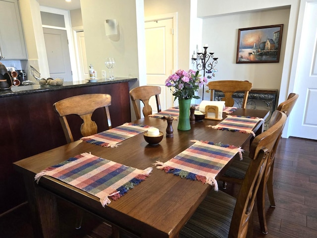 100 Willard St Unit 46, Houston, TX 77006 - dining area featuring dark wood-style floors