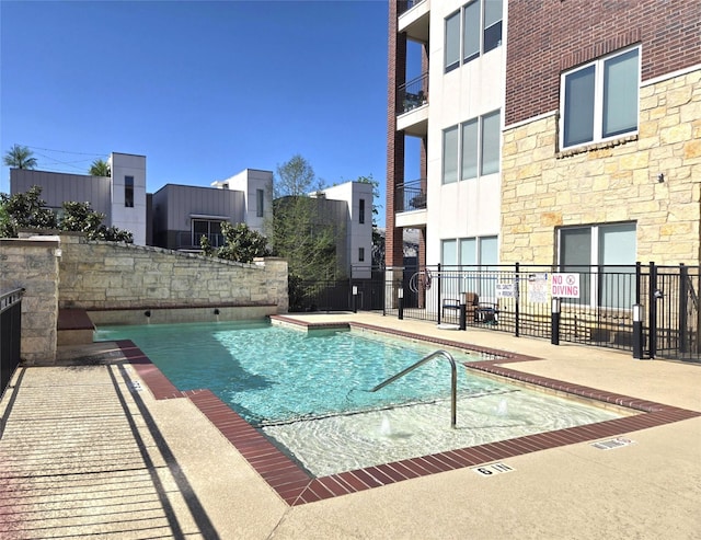 100 Willard St Unit 46, Houston, TX 77006 - community pool with a patio and fence